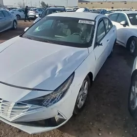 Hyundai Elantra 2022