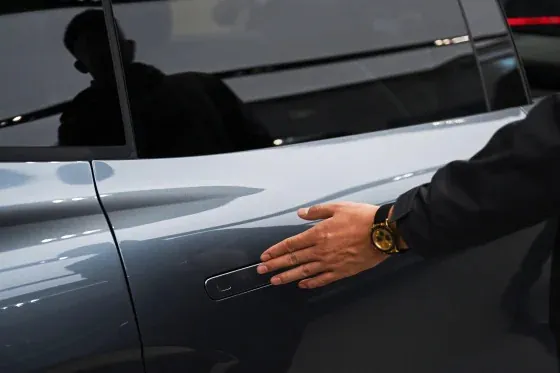 Hytaý dünýäde ilkinji bolup awtomobillerde gizlin gapy tutarlaryny gadagan etdi