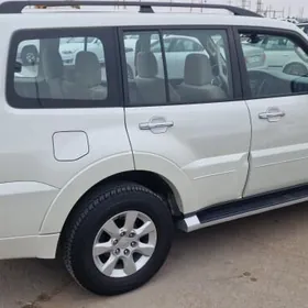 Mitsubishi Pajero 2019