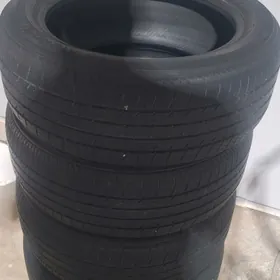 Yokohama 215/55/17 yyl 19