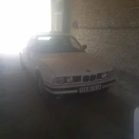 BMW E34 1989