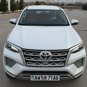 Toyota Fortuner 2024