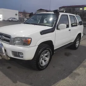 Nissan Pathfinder 2000