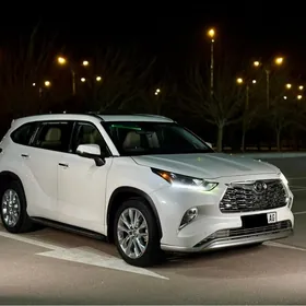 Toyota Highlander 2022