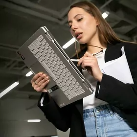 2K OLED| Lenovo Yoga 7 14"