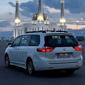 Toyota Sienna 2019