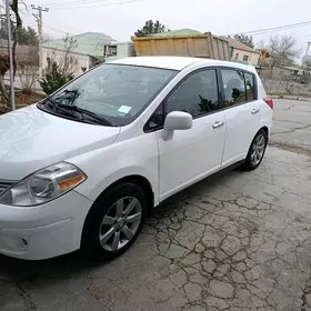 Nissan Versa 2012