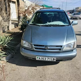 Toyota Sienna 1999