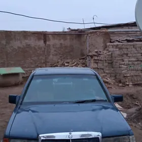 Mercedes-Benz 190E 1988