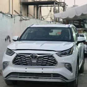 Toyota Highlander 2022