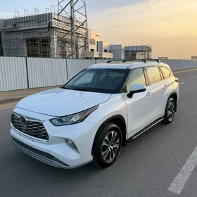 Toyota Highlander 2020