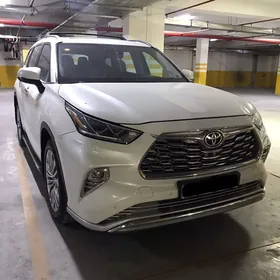 Toyota Highlander 2021