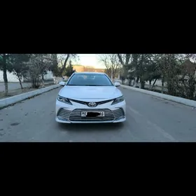 Toyota Camry 2021