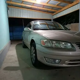 Toyota Camry 2001