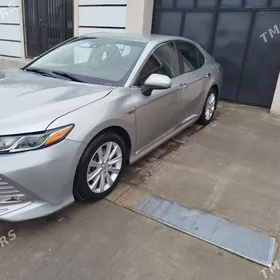 Toyota Camry 2018
