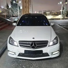 Mercedes-Benz C350 2014