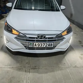 Hyundai Elantra 2020