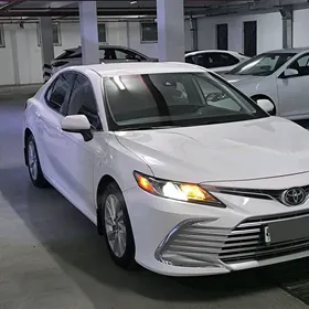 Toyota Camry 2021