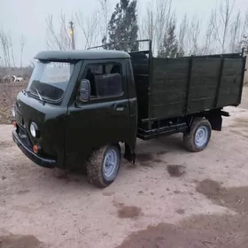 UAZ Profi 1990