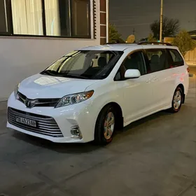 Toyota Sienna 2019