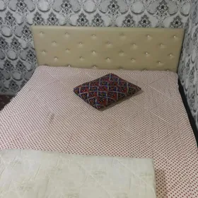 Большая кровать