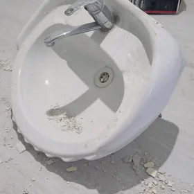 раковина и смеситель