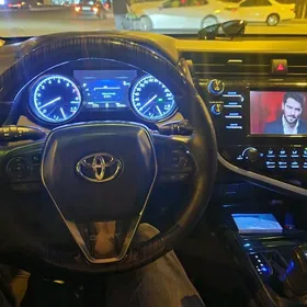 Toyota Camry 2018