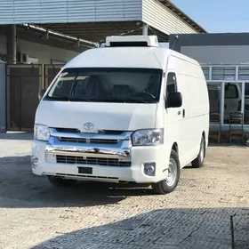 Toyota Hiace 2022