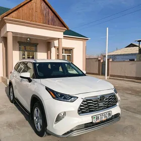 Toyota Highlander 2020