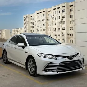 Toyota Camry 2023