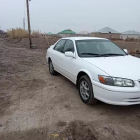 Toyota Camry 2001