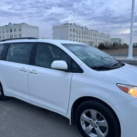 Toyota Sienna 2016