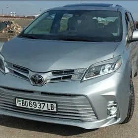 Toyota Sienna 2018
