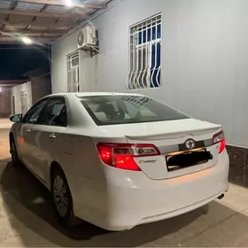 Toyota Camry 2014