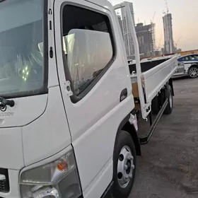 Mitsubishi Canter 2025