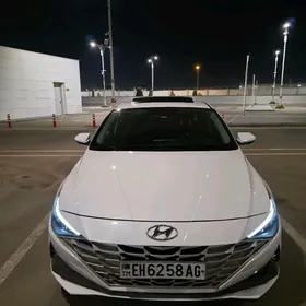 Hyundai Elantra 2022