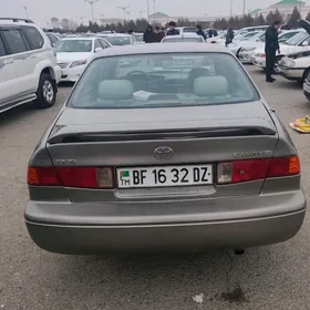 Toyota Camry 2000
