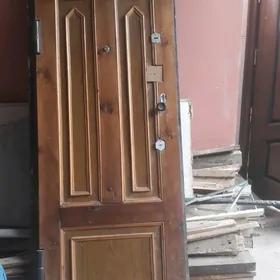 Железный дверь