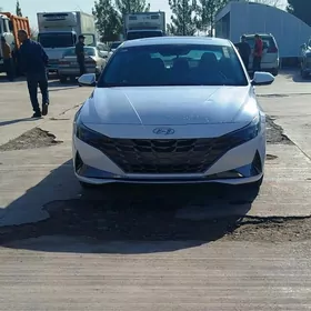 Hyundai Elantra 2023