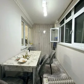 Продаётся  4 мкр 2 ком 2 этаж