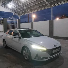 Hyundai Elantra 2022