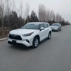 Toyota Highlander 2022