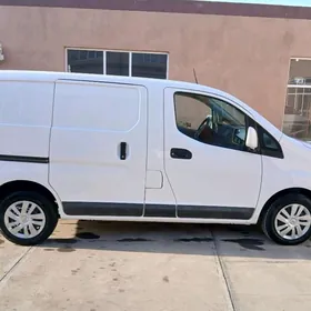 Nissan NV200 2020