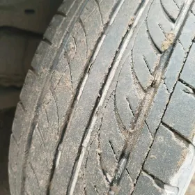 195/65/15 Vitour 4 штук