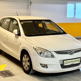Hyundai Elantra 2011