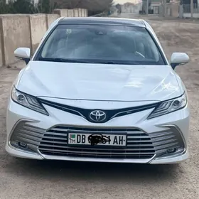 Toyota Camry 2023