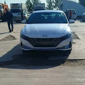 Hyundai Elantra 2022