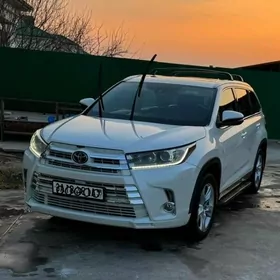 Toyota Highlander 2019