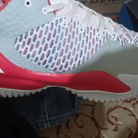 кросовки PEAK