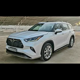 Toyota Highlander 2022